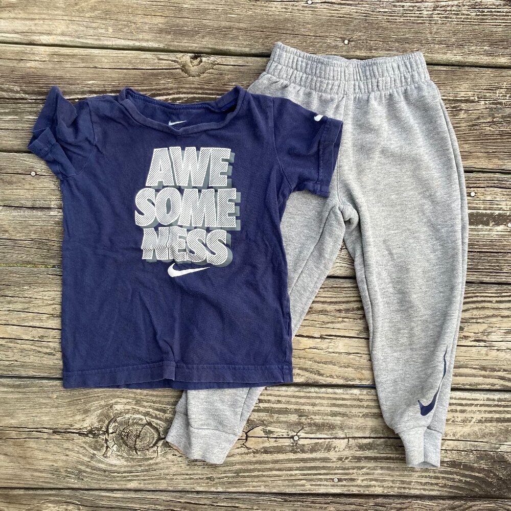 Nike Awesomeness Tee and Matching Sweatpants - 4T